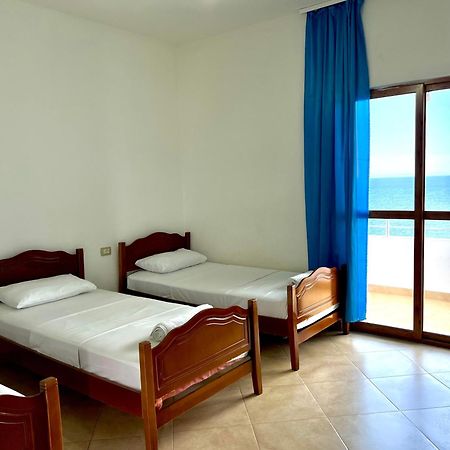 Redi'S Seaview Apartments ซารานเดอ ภายนอก รูปภาพ