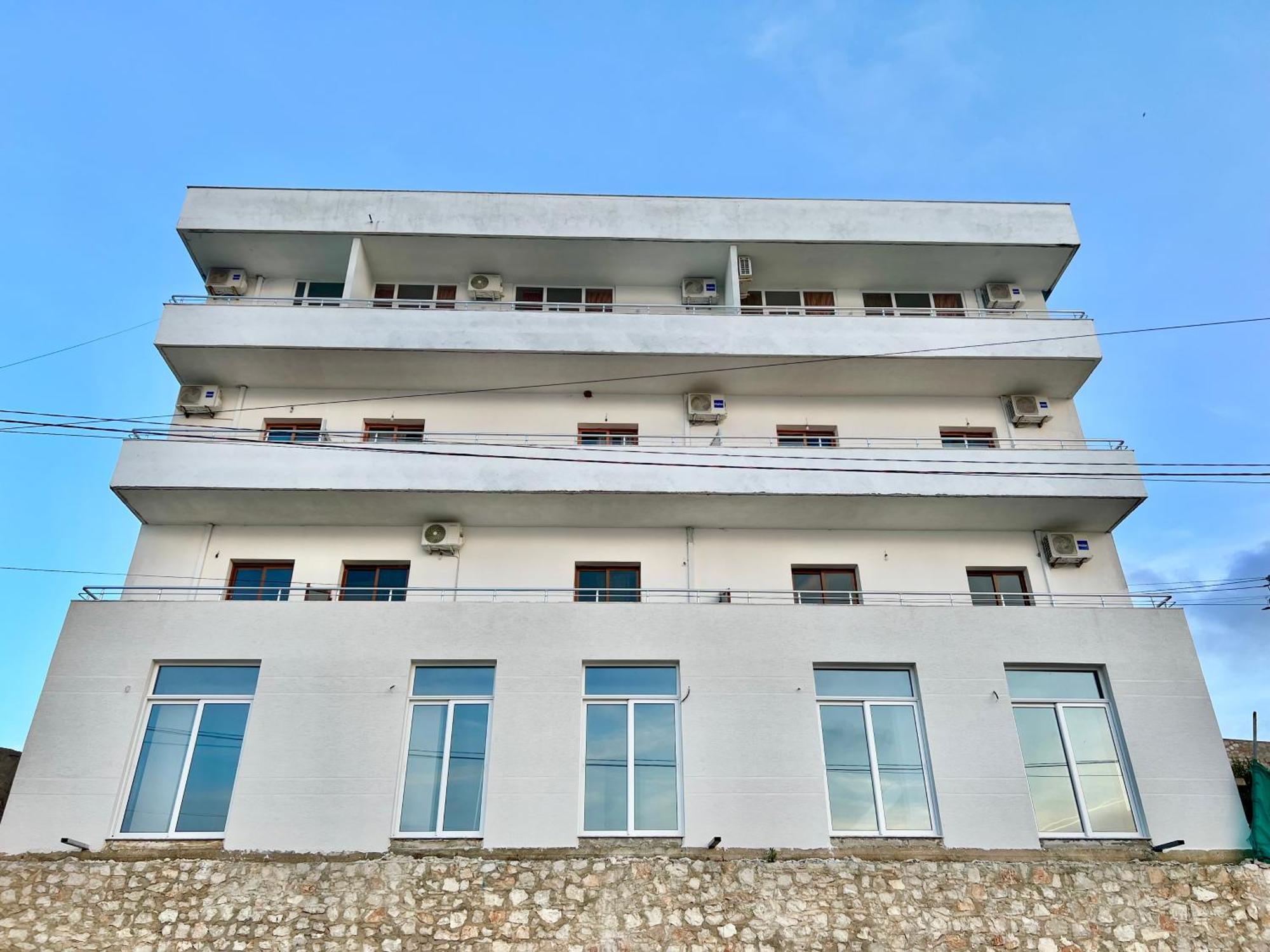 Redi'S Seaview Apartments ซารานเดอ ภายนอก รูปภาพ