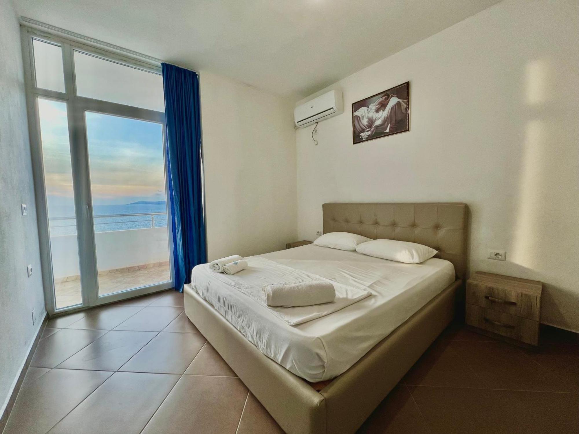 Redi'S Seaview Apartments ซารานเดอ ภายนอก รูปภาพ
