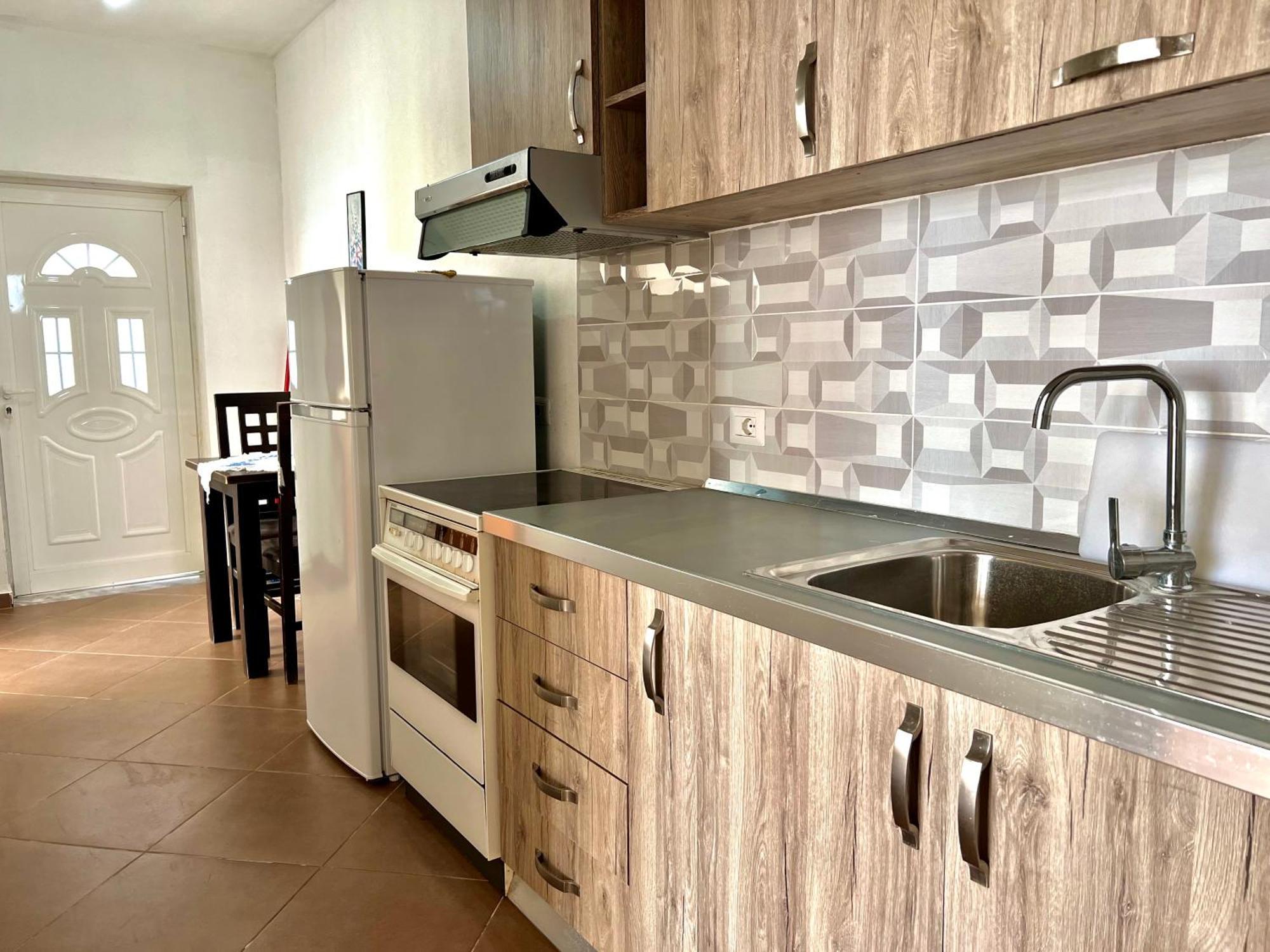 Redi'S Seaview Apartments ซารานเดอ ภายนอก รูปภาพ