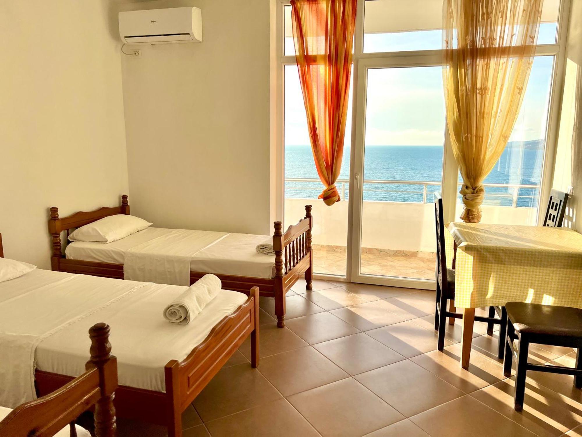 Redi'S Seaview Apartments ซารานเดอ ภายนอก รูปภาพ