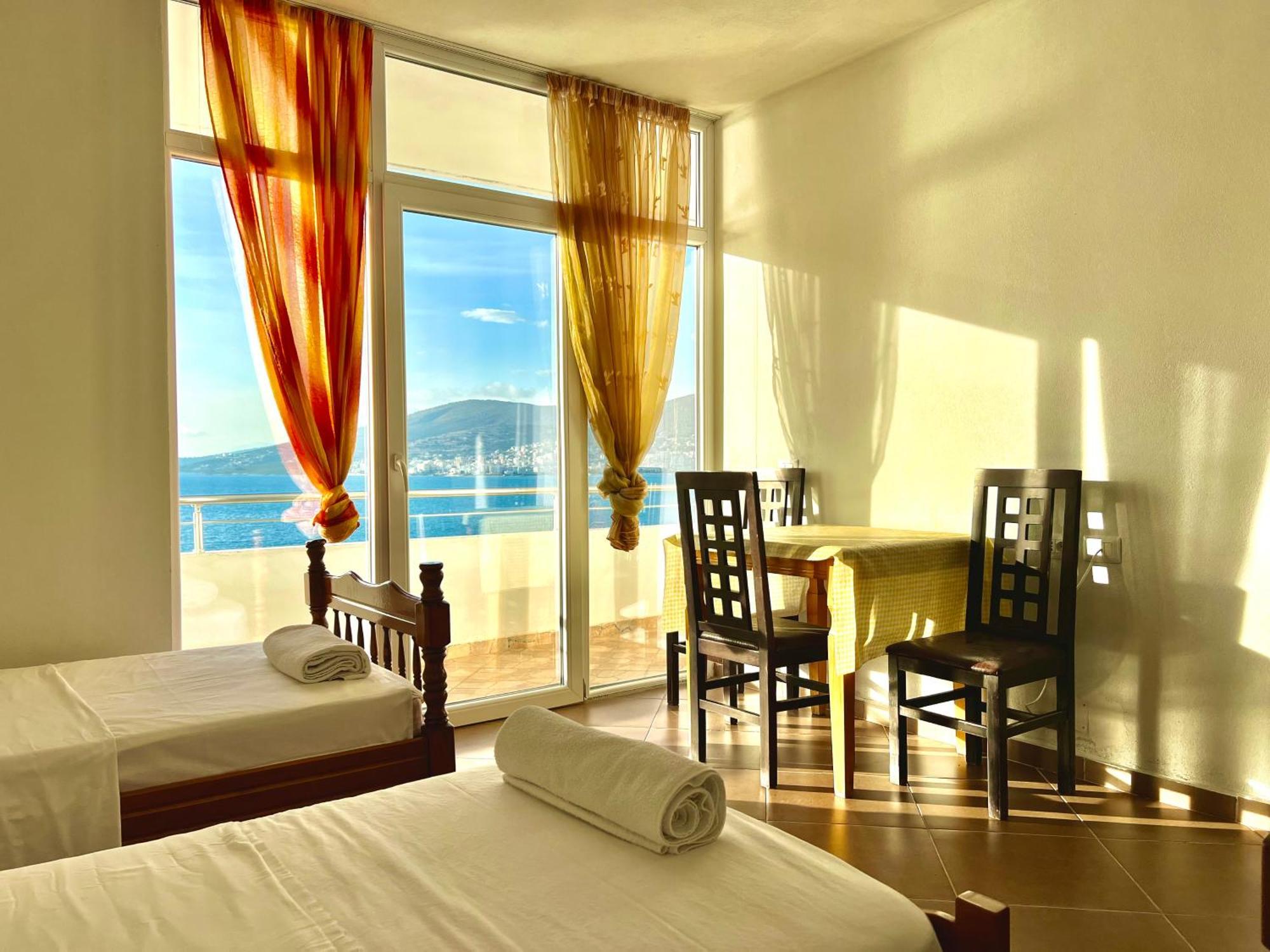 Redi'S Seaview Apartments ซารานเดอ ภายนอก รูปภาพ