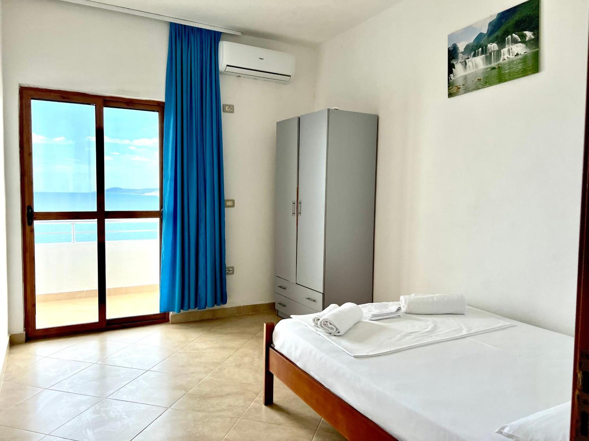 Redi'S Seaview Apartments ซารานเดอ ภายนอก รูปภาพ