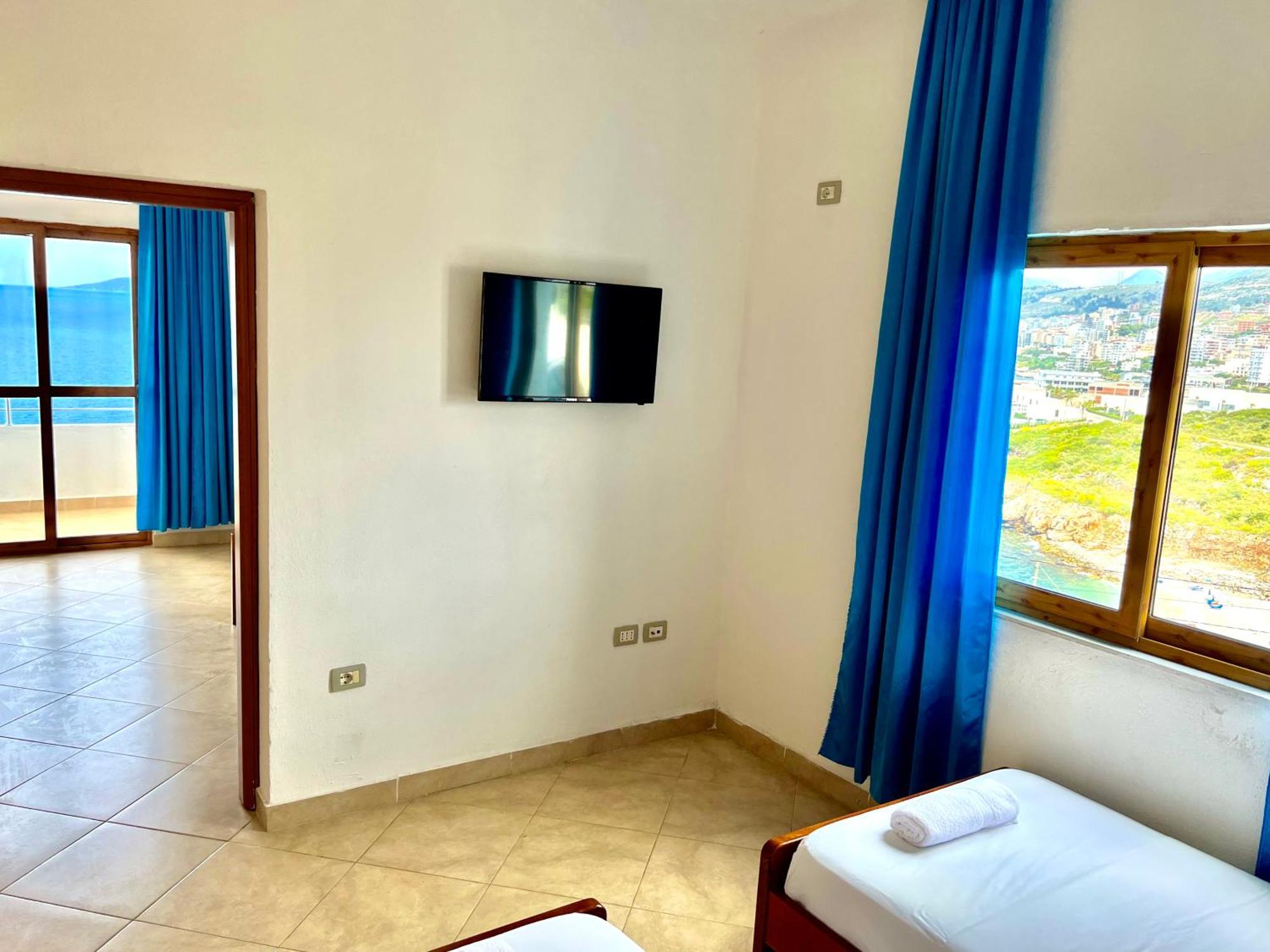 Redi'S Seaview Apartments ซารานเดอ ภายนอก รูปภาพ
