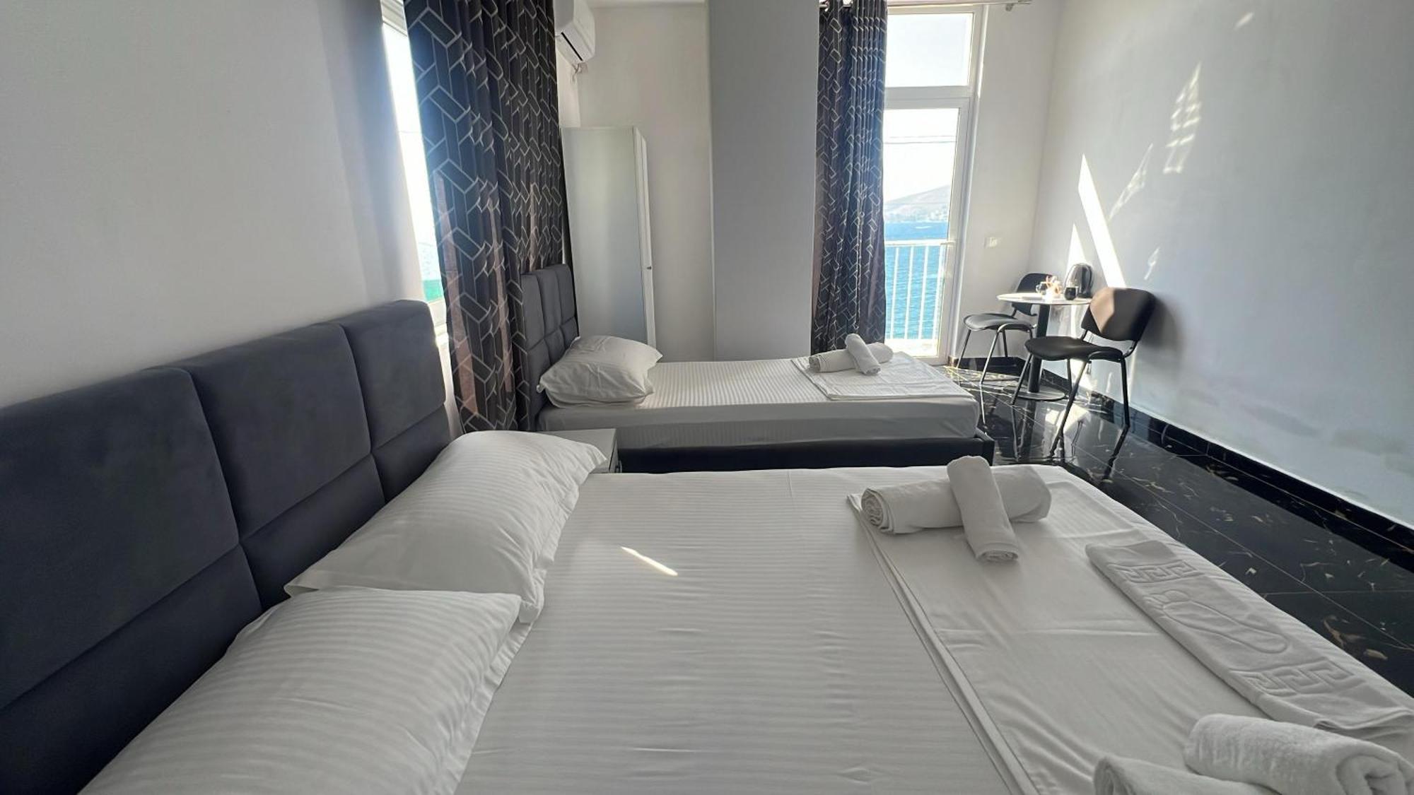 Redi'S Seaview Apartments ซารานเดอ ภายนอก รูปภาพ